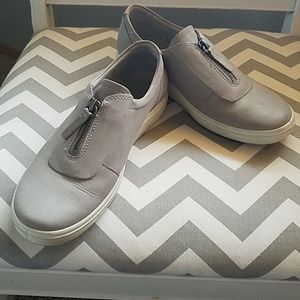 Like new, leather Ecco sneakers